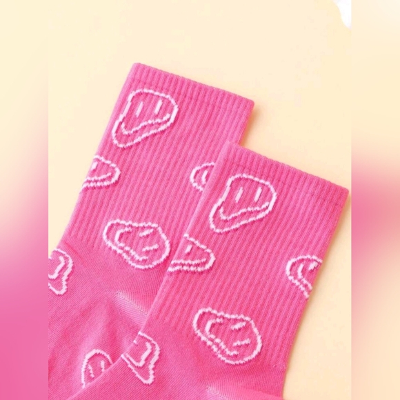 Fashionable Pink Face Pattern Jacquard Mid-Calf Socks - Picture 3 of 4